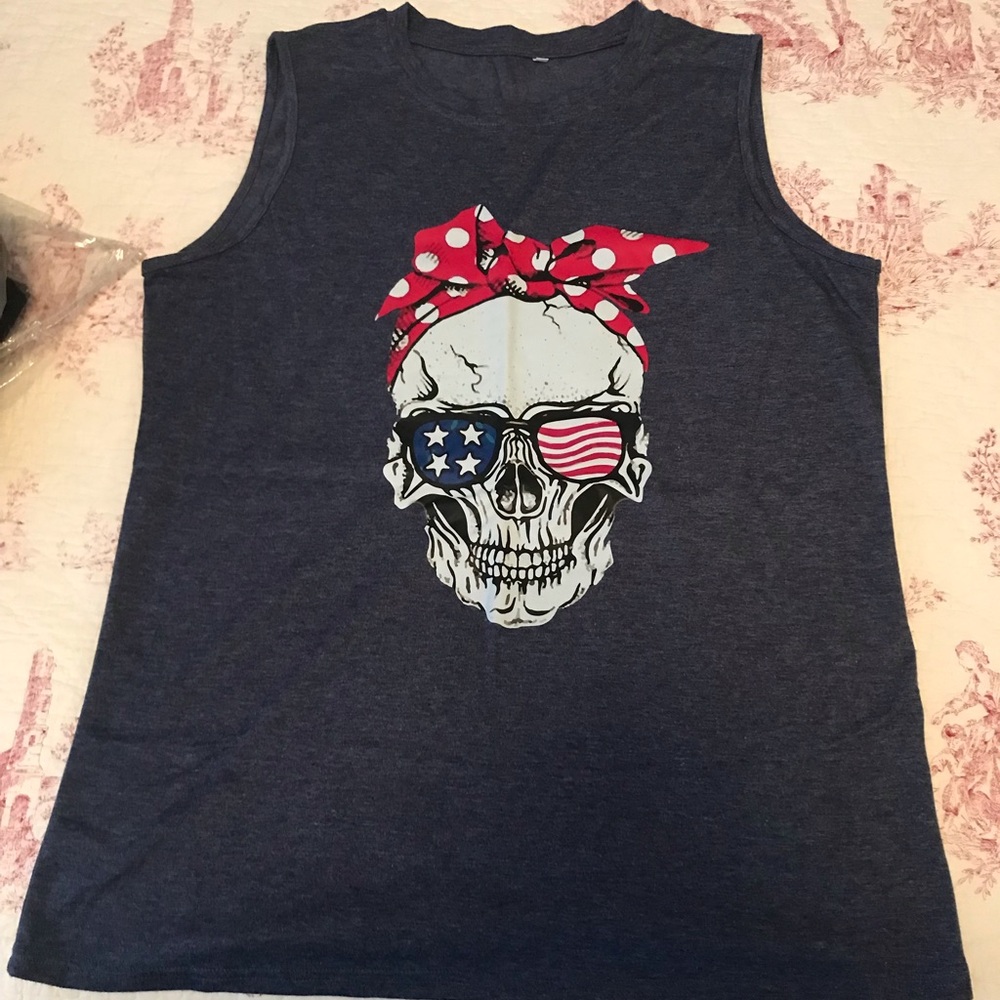 NWOT Women’s American Skull Tank Top